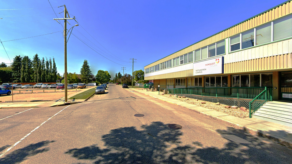 Exterior photo of the NorQuest Wetaskiwin building